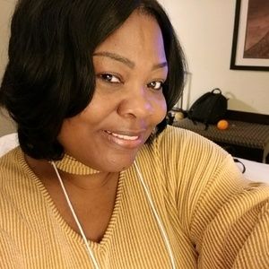 Meet your Posher, Carla